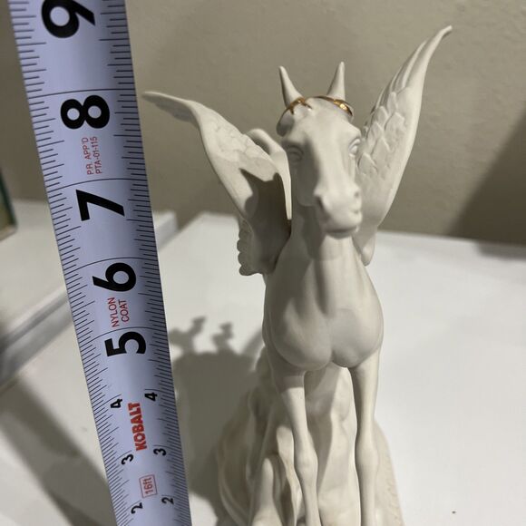 David Cornell Pegasus Figurine The Herald Of Love 1985 White Fine Porcelain - Picture 5 of 11